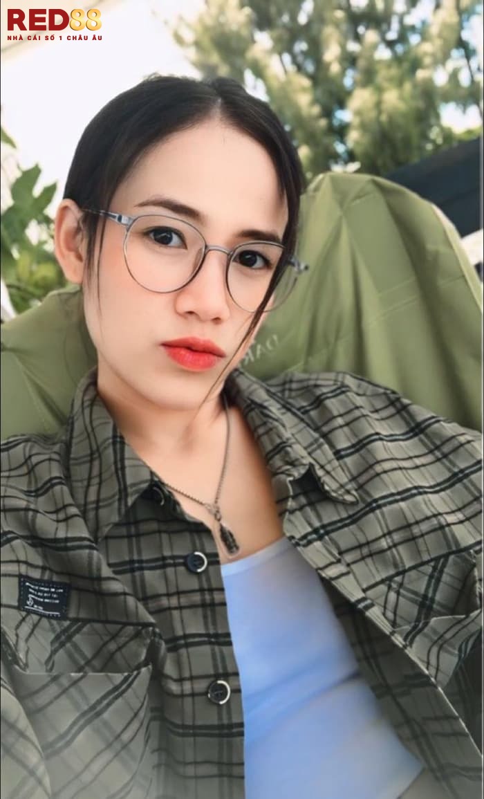 Quá trình đồng hành của Ngân Đỗ cùng Red88